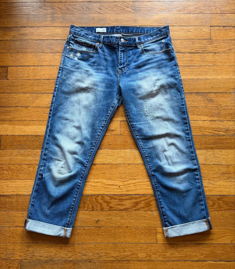 GAP 1969 'Sexy Boyfriend' Distressed Jeans Women sz 28R